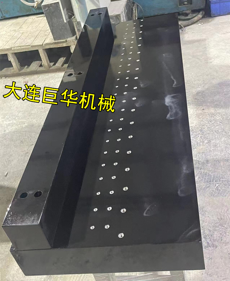 泰州小陶金屬材質定(dìng)做的大理石平台送貨到廠